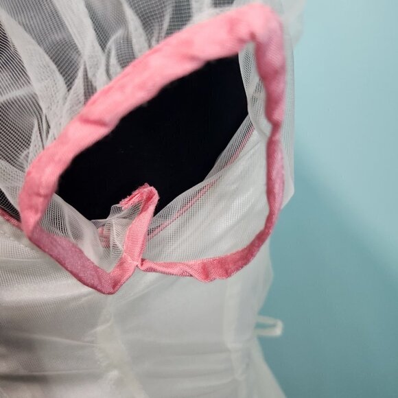 Girls Middle Eastern Formal Dress
Lot K - Picture 9 of 13